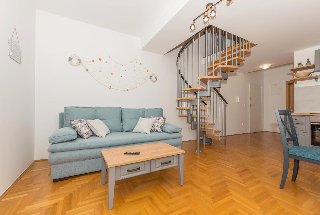Deluxe 3 Bedroom Apartment With Sea View Baška Voda Exteriör bild