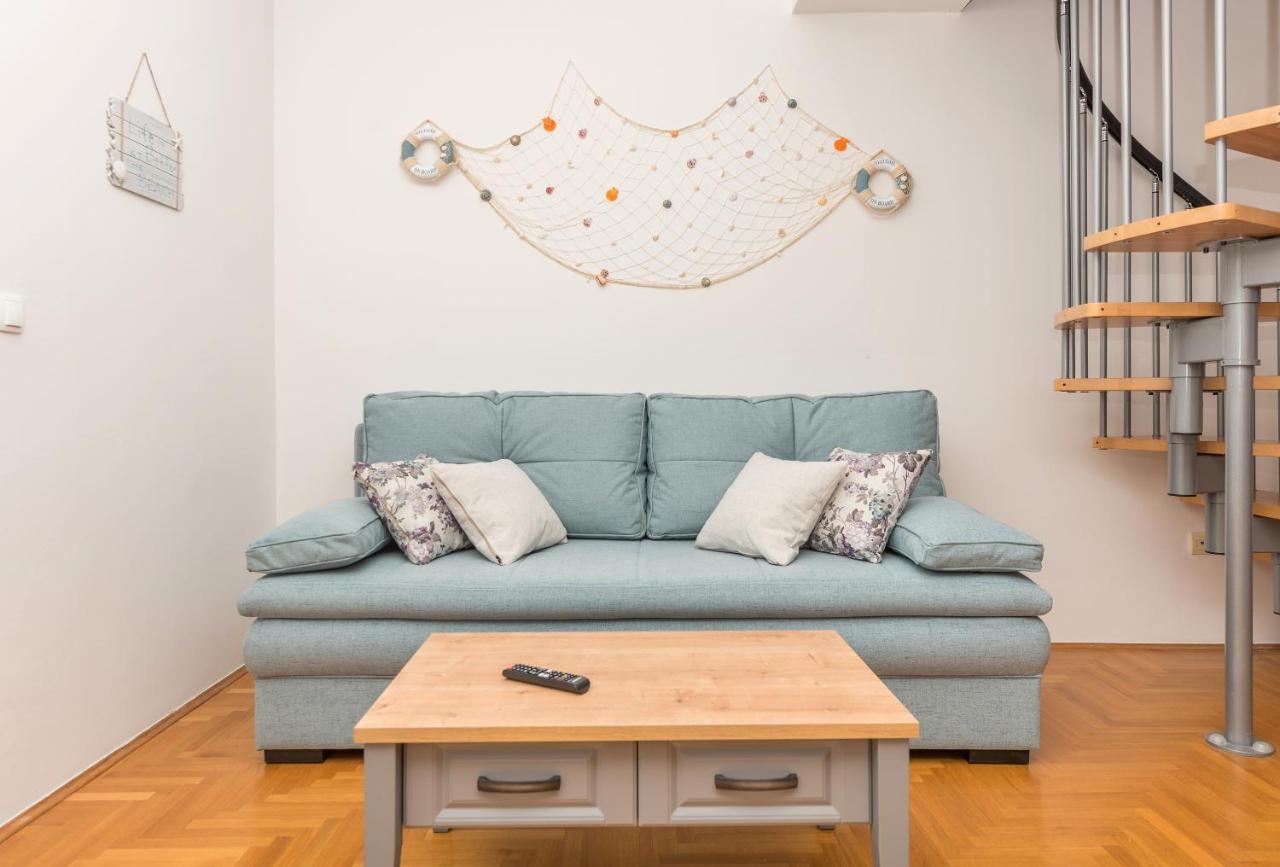 Deluxe 3 Bedroom Apartment With Sea View Baška Voda Exteriör bild